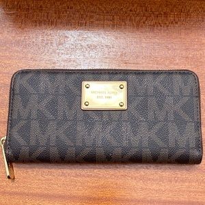 Michael Kors Jet Set Wallet